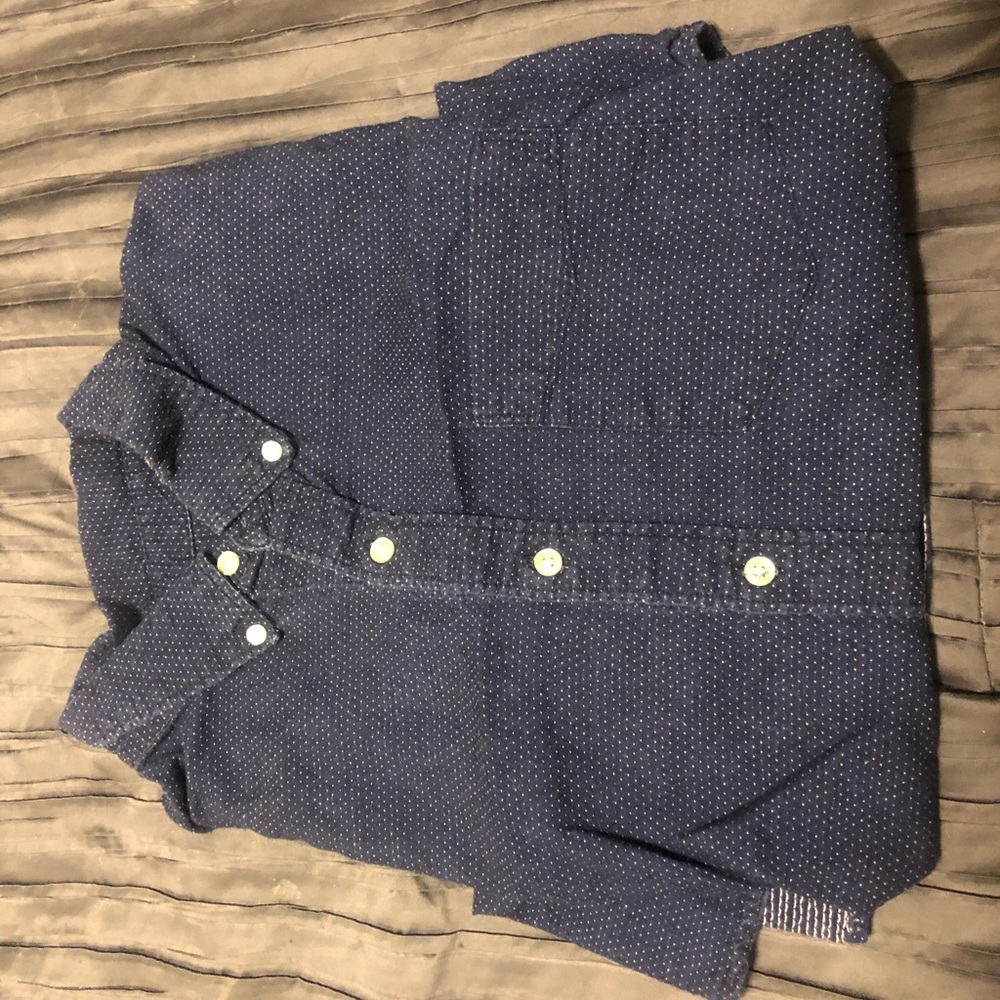 Short sleeve button down